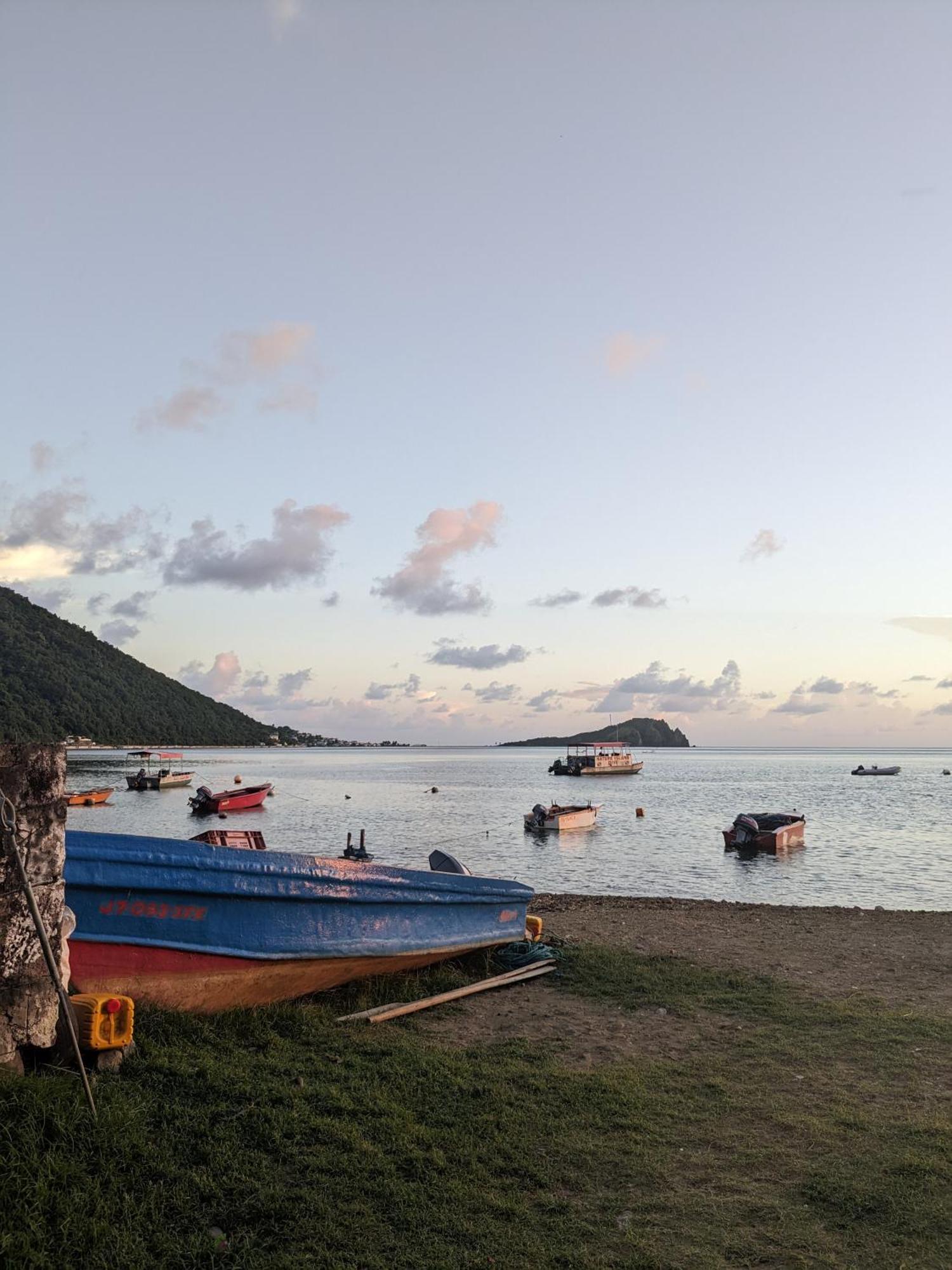 Rainbow Heights Apartment, Soufriere Exteriér fotografie